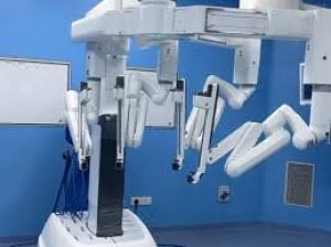 अस्पताल में रोबोट की सहायता से किडनी प्रत्यारोपण अस्पताल में रोबोट की सहायता से किडनी प्रत्यारोपण