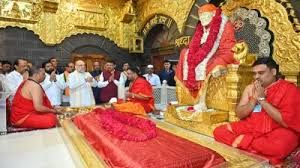 अमित शाह ने शिरडी स्थित साईंबाबा मंदिर में पूजा-अर्चना की अमित शाह ने शिरडी स्थित साईंबाबा मंदिर में पूजा-अर्चना की