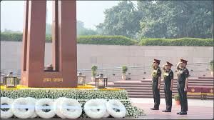 ‘इन्फैंट्री' दिवस: जनरल द्विवेदी ने राष्ट्रीय युद्ध स्मारक पर शहीदों को पुष्पांजलि अर्पित की ‘इन्फैंट्री' दिवस: जनरल द्विवेदी ने राष्ट्रीय युद्ध स्मारक पर शहीदों को पुष्पांजलि अर्पित की