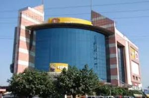  गंदगी मिलने पर मोदी मॉल पर लगाया 25 लाख रुपये का जुर्माना