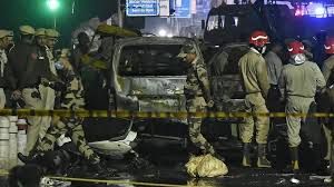लाल किले के पास विस्फोट में आठ लोगों की मौत, कई वाहन जलकर खाक लाल किले के पास विस्फोट में आठ लोगों की मौत, कई वाहन जलकर खाक