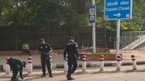 लाल किला के पास विस्फोट से पहले कार के 11 घंटे की यात्रा से संदिग्ध गतिविधि का पता चला लाल किला के पास विस्फोट से पहले कार के 11 घंटे की यात्रा से संदिग्ध गतिविधि का पता चला