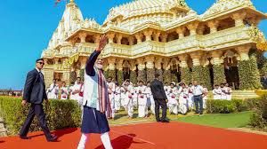 प्रधानमंत्री ने सोमनाथ में 'शौर्य यात्रा' में भाग लिया, परेड में 108 घुड़सवारों की टुकड़ी शामिल हुई