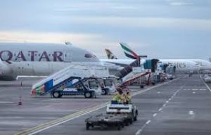  पश्चिम एशिया संकट: भारतीय विमानन कंपनियों ने रविवार को 350 उड़ानें रद्द कीं