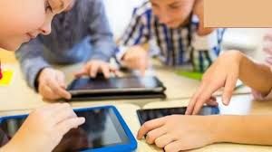 कक्षा में रील या शॉर्ट वीडियो बनाने पर लगा प्रतिबंध, विद्यालयों को निर्देश