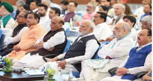 मोदी कैबिनेट ने एक्साइज ड्यूटी कटौती को बताया जनहितकारी, पीएम मोदी का जताया आभार