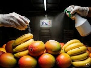 FSSAI का सख्त आदेश: फलों को पकाने में कैल्शियम कार्बाइड पूरी तरह बैन