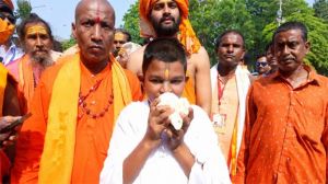  कोलकाता के ब्रिगेड परेड ग्राउंड में शंखनाद से गूंजा माहौल, साधु-संत बोले- &lsquo;बंगाल में आया राम राज्य&rsquo;