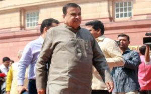 पीएम मोदी की अपील के बाद बस से सफर पर निकले नितिन गडकरी, बोले- ‘पेट्रोल-डीजल बचाना समय की जरूरत’ पीएम मोदी की अपील के बाद बस से सफर पर निकले नितिन गडकरी, बोले- ‘पेट्रोल-डीजल बचाना समय की जरूरत’