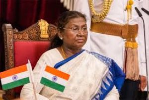 आपके कार्यकाल में भारत महत्वपूर्ण बदलावों का साक्षी बना: राष्ट्रपति मुर्मू ने मोदी को पत्र लिखा
