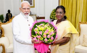 राष्ट्रपति द्रौपदी मुर्मु को जन्मदिन पर देशभर से शुभकामनाएं, पीएम मोदी ने बताया प्रेरणादायक व्यक्तित्व