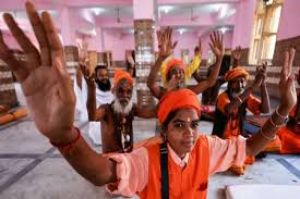 अमरनाथ यात्रा में शामिल होने हर साल नेपाल से जम्मू पहुंचते हैं साधु-संत