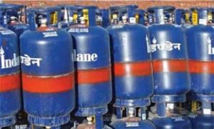  नॉन-डॉमेस्टिक पैक्ड LPG की आपूर्ति पर सभी क्षेत्रीय प्रतिबंध हटे, पश्चिम एशिया संकट से पूर्व की आपूर्ति स्थिति बहाल