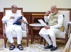 शरद पवार ने प्रधानमंत्री मोदी से मुलाकात की