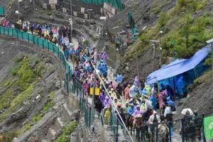 3,823 तीर्थयात्रियों का जत्था जम्मू आधार शिविर से रवाना