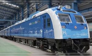 हाइड्रोजन ट्रेन को 110 किमी प्रति घंटे तक चलाने की कवायद, विस्तार पर भी विचार: रेलवे बोर्ड अध्यक्ष