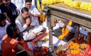 प्रधानमंत्री मोदी के निर्वाचित प्रतिनिधि के रूप में 25 साल पूरे होने पर धामी ने किया गंगा पूजन