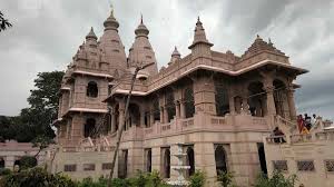 सुंदरता एवं वास्तुकला का अनूठा संगम नौलखा मंदिर सुंदरता एवं वास्तुकला का अनूठा संगम नौलखा मंदिर