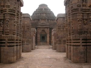   जानिये देश में कहां हैं सूर्य देवता को समर्पित 6 प्राचीन मंदिर 