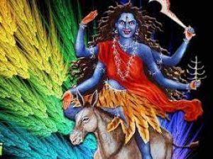   मां दुर्गा  की सातवीं शक्ति  मां कालरात्रि की उपासना करने से ब्रह्मांड की सारी सिद्धियों के दरवाजे खुल जाते हैं