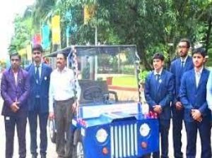छात्रों ने बनाई बिना ड्राइवर के चलने वाली कार, एक बार के चार्ज में चलती है 40 किलोमीटर
