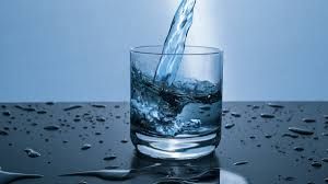  दिमाग के लिए पानी पीना बहुत जरूरी है। बच्चों को कितना पानी पीना चाहिए?