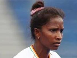 चौदह साल की शिविका ने ग्रैंडमास्टर लक्ष्मण को हराया चौदह साल की शिविका ने ग्रैंडमास्टर लक्ष्मण को हराया