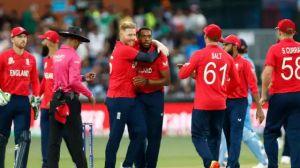 भारत को हराकर इंग्लैंड पहुंचा फाइनल में