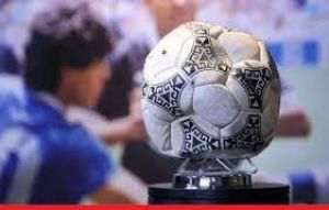 माराडोना के हैंड ऑफ गॉड विश्व कप की गेंद 24 लाख डॉलर में बिकी