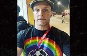 फ़ुटबॉल पत्रकार ग्रांट वाहल का कतर में विश्व कप मैच के दौरान निधन