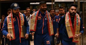  भारत और न्यूजीलैंड क्रिकेट टीम के खिलाड़ियों का रायपुर में जोरदार स्वागत 