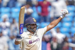  रोहित का टेस्ट में शानदार शतक, ऑस्ट्रेलिया के खिलाफ जड़ा पहला शतक