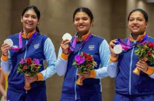 भारत ने महिला 50 मीटर थ्री पोजीशन में टीम स्पर्धा का रजत पदक जीता