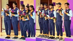  भारत की पुरुष और महिला शतरंज टीमों ने रजत पदक जीते