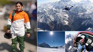 भारतीय स्काइडाइवर शीतल महाजन ने 21,500 फुट से छलांग लगाकर नया रिकॉर्ड बनाया