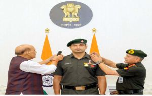 ओलंपिक पदक विजेता नीरज चोपड़ा मानद लेफ्टिनेंट कर्नल के पद से सम्मानित ओलंपिक पदक विजेता नीरज चोपड़ा मानद लेफ्टिनेंट कर्नल के पद से सम्मानित