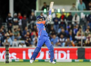 T20 अंतरराष्ट्रीय क्रिकेट में 150 छक्के लगाने वाले पांचवें बल्लेबाज बने सूर्यकुमार यादव T20 अंतरराष्ट्रीय क्रिकेट में 150 छक्के लगाने वाले पांचवें बल्लेबाज बने सूर्यकुमार यादव